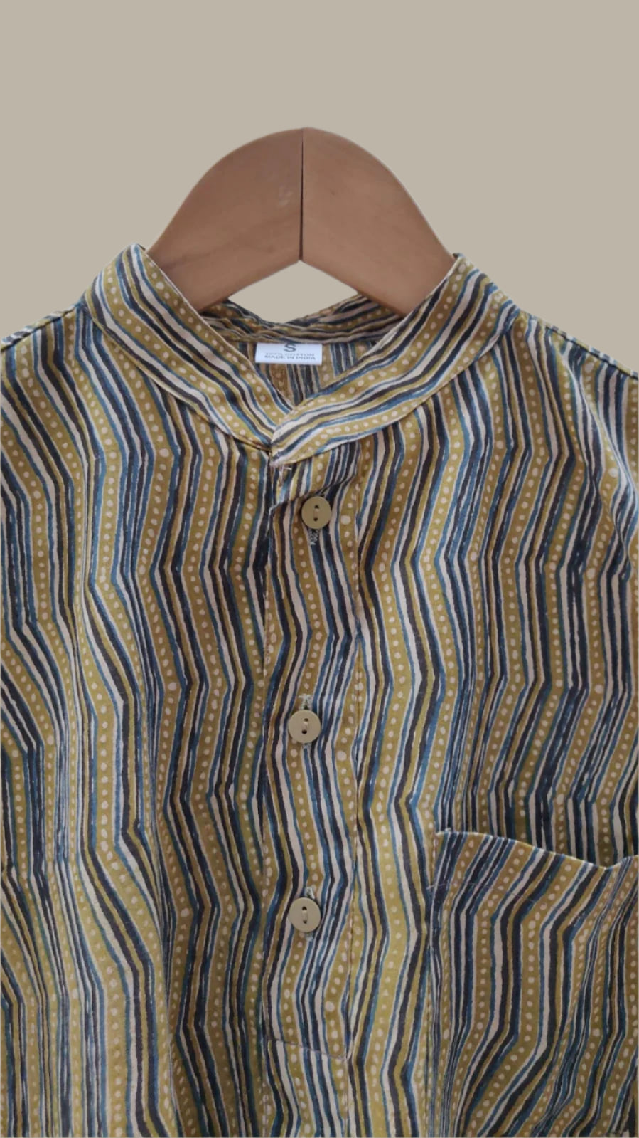Dark abstract print short kurta