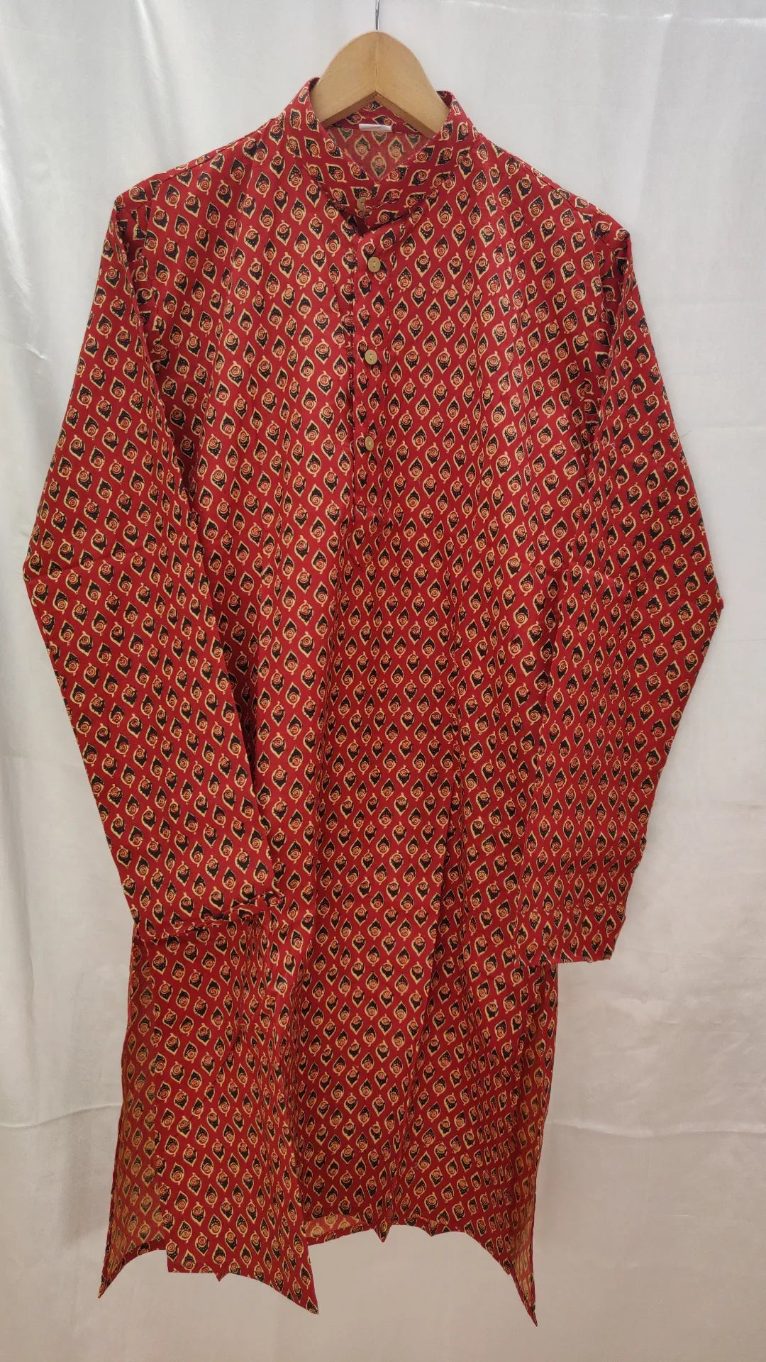 Red motif long kurta