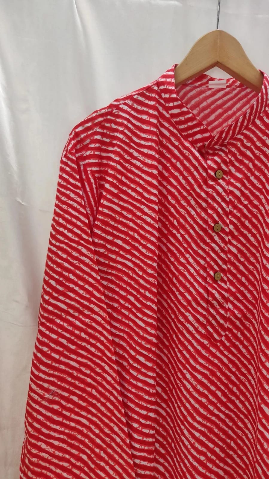 Red lehriya print long kurta