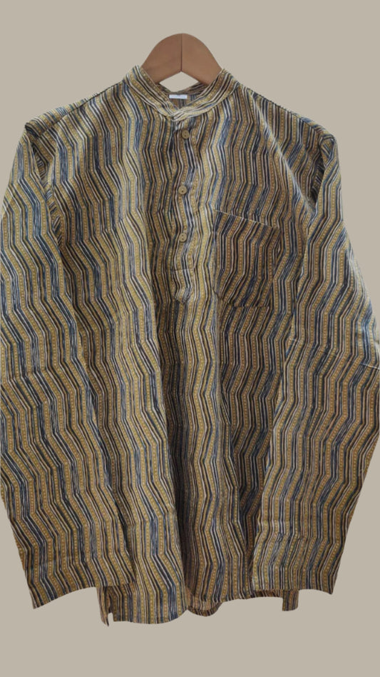 Dark abstract print short kurta